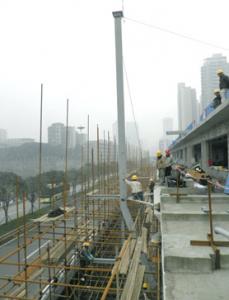 重庆轻轨车站钢结构后置锚栓